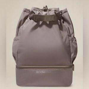 NWT Beyond Yoga Convertible Gym Bag.